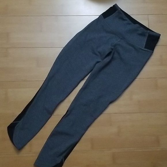 Lululemon Run Around Tight Size 4 - Picture 4 of 8